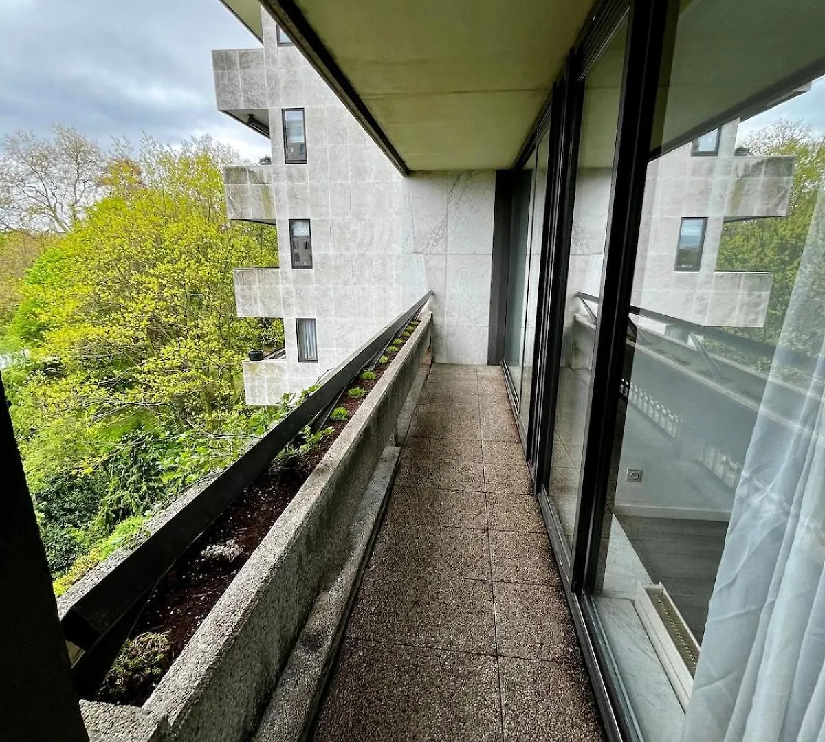Big Apartment With Parking In Antwerp