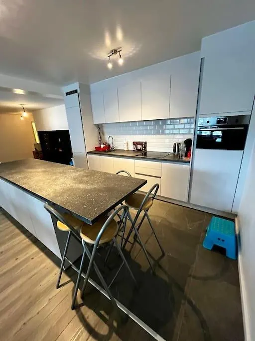 Big Apartment With Parking In Antverpy Belgie